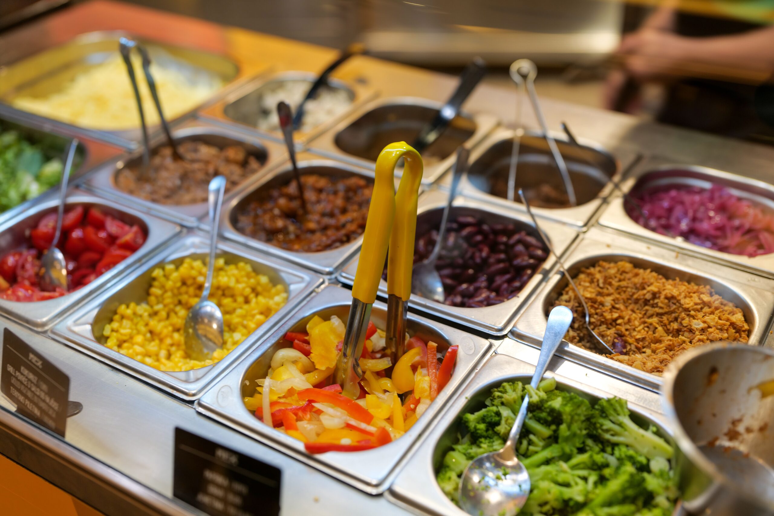 Lanac restorana salata izbegava iceberg salatu zbog FDA upozorenja o kontaminaciji – salad bowl chains