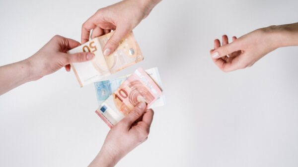 Evro zamenio nemačku marku po kursu 1,95583, devize konvertovane u Srbiji – kako je marka postala evro