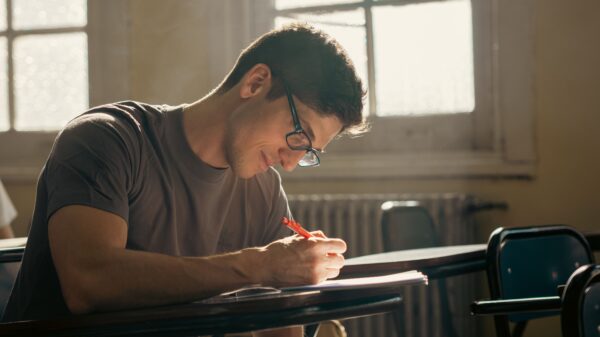 Studenti u SAD duguju preko 100.000 dolara, upitna isplativost fakulteta – dug studenata u SAD