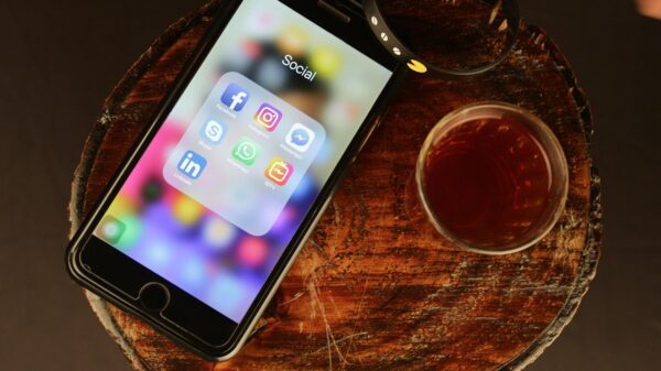 LinkedIn uvodi dugme za prijavu neautentičnog sadržaja, korisnici mogu označiti AI tekstove