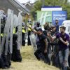 demonstranti engleska migranti