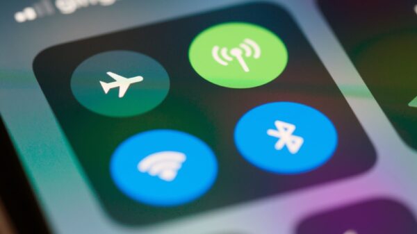Detailed close-up of a smartphone screen displaying network and connectivity icons.