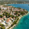 Apartman na Jadranu ponuđen ispod prosečne cene, renoviran sa pogledom na more