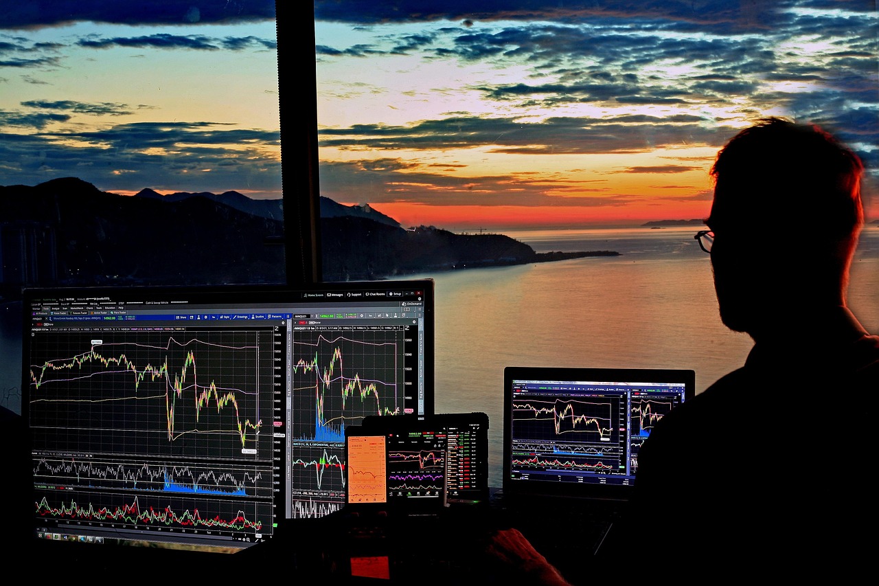 IGV ETF dostigao jednogodišnji maksimum prema Bitcoinu, divergencija od 0,0016 – negativna korelacija između IGV i Bitcoina