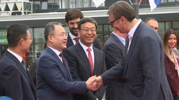 Aleksandar Vučić, Linglong