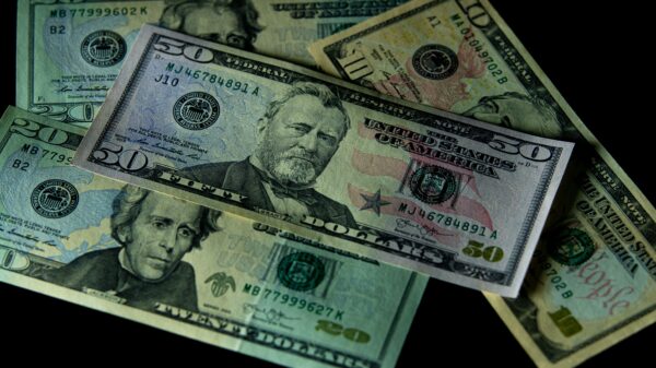 Američki javni dug premašio 40 biliona dolara, fiskalni pritisci rastu
