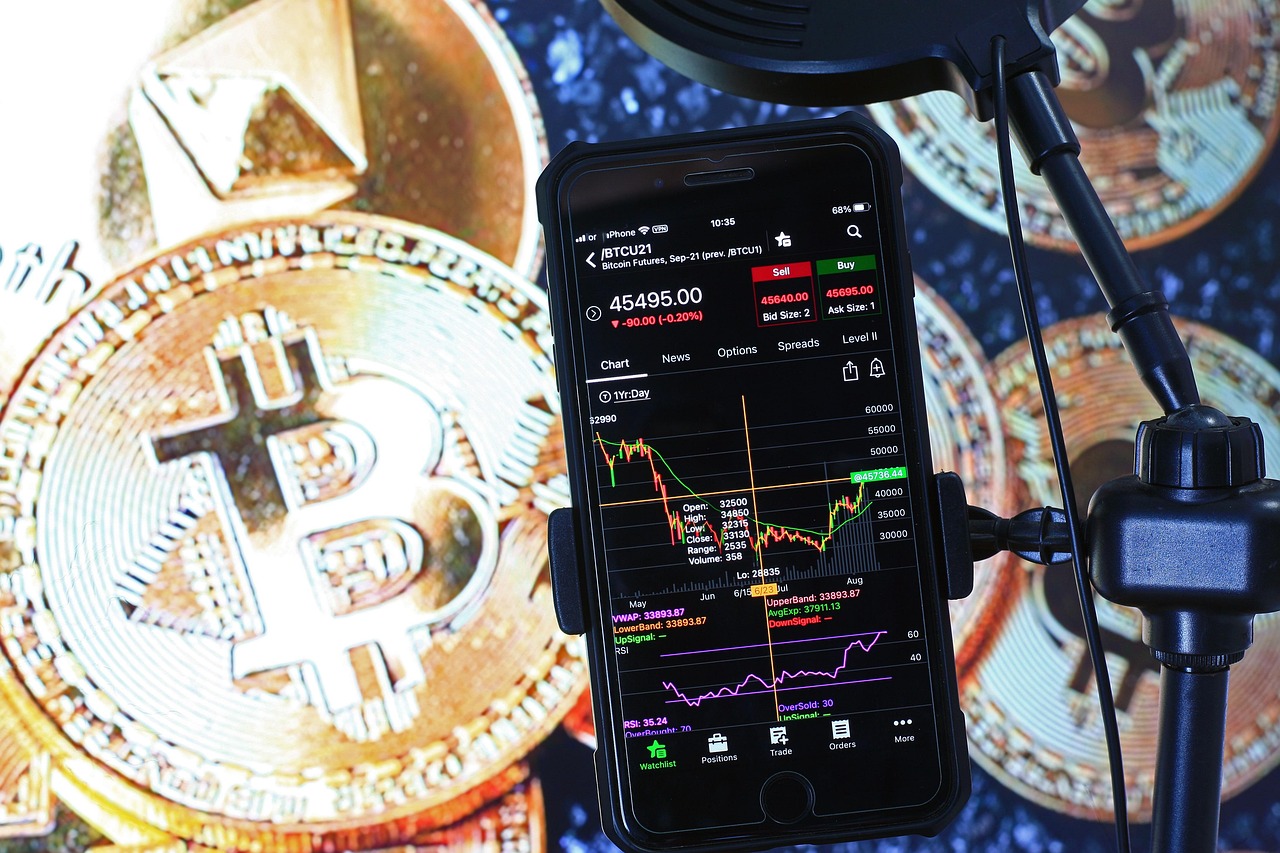 Bitcoin ETF fondovi privukli 606 miliona dolara, ether ETF-ovi 221 milion uz rast inflova