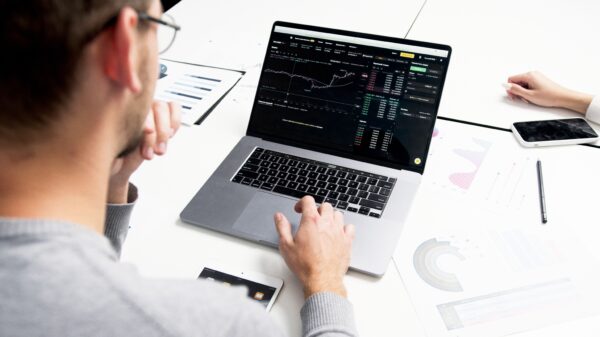 Deutsche Bank ubrzava tehnološku modernizaciju maloprodajnog sektora, napredak u IT projektima – tehnološka modernizacija maloprodajnog sektora