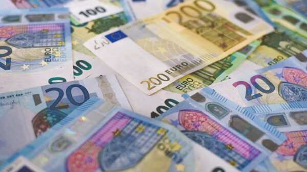 Narodna banka Srbije objavila srednji kurs dinara od 117,3598 za petak