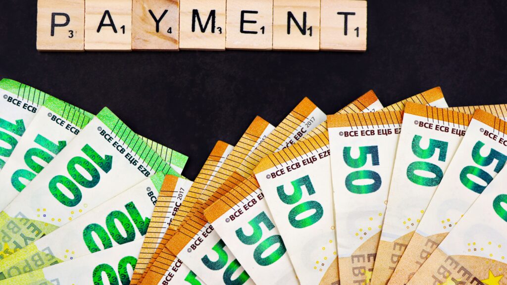 Isplata 6.000 dinara za građane Srbije počinje, prijava od ponedeljka omogućena