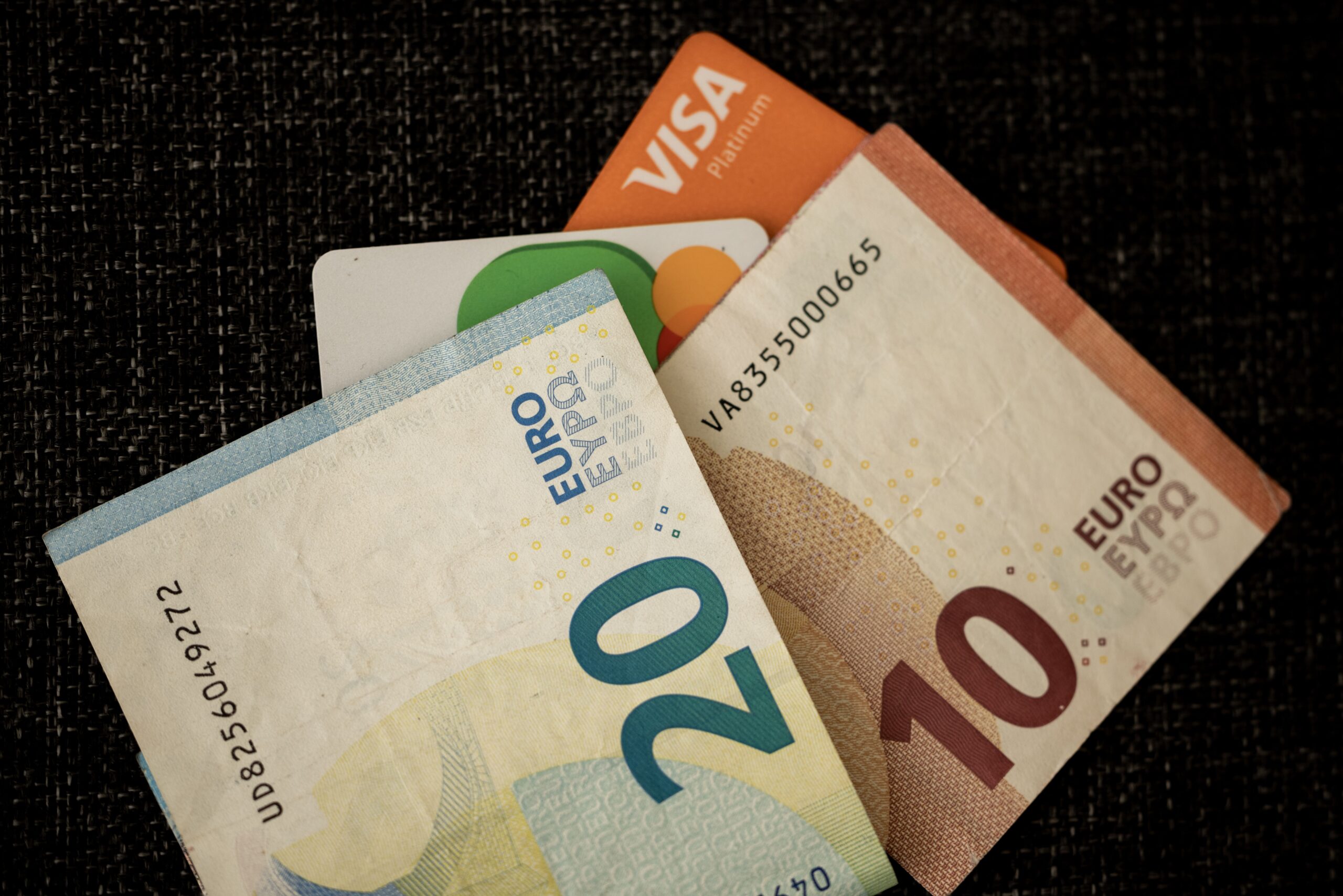 Država isplaćuje 6.000 dinara po građaninu, počela prijava za novčanu pomoć