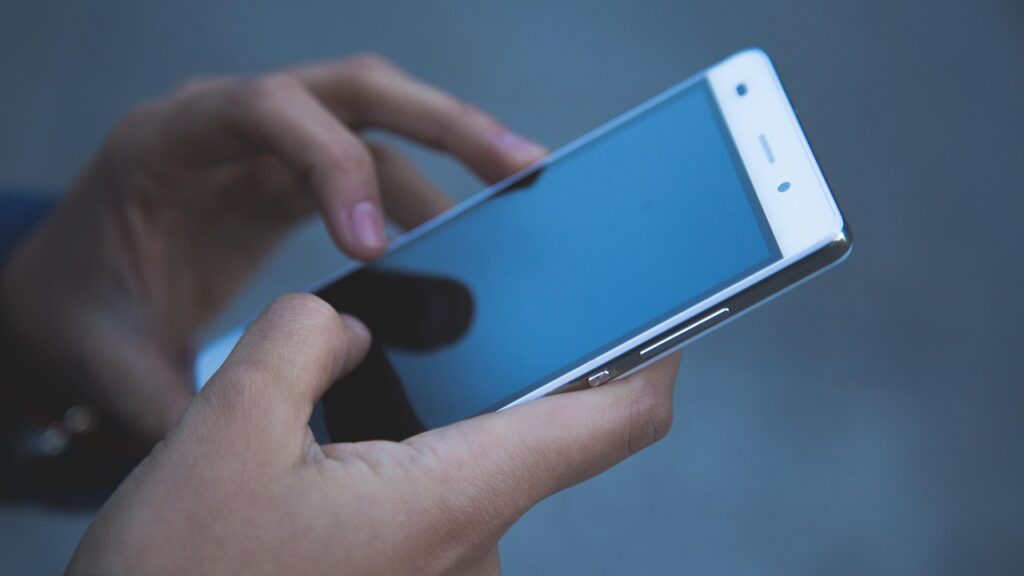 iPhone Duo: Apple predstavio najupečatljiviji uređaj poslednje decenije