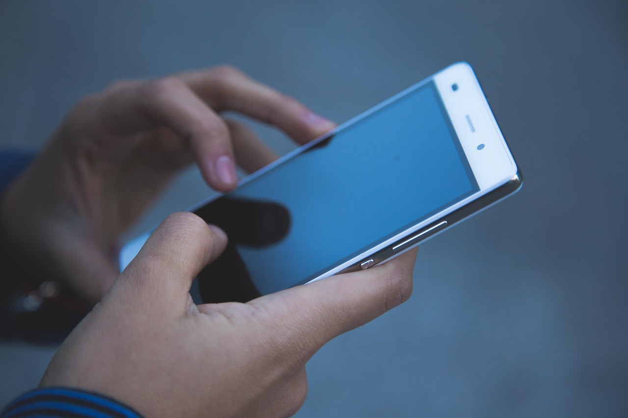 iPhone Duo: Apple predstavio najupečatljiviji uređaj poslednje decenije
