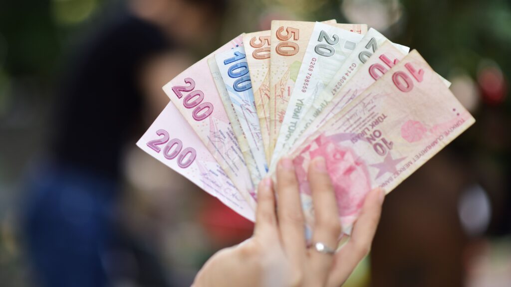 Država Srbija ima pet milijardi evra na računu, pomoć od 6.000 dinara stiže 22. septembra