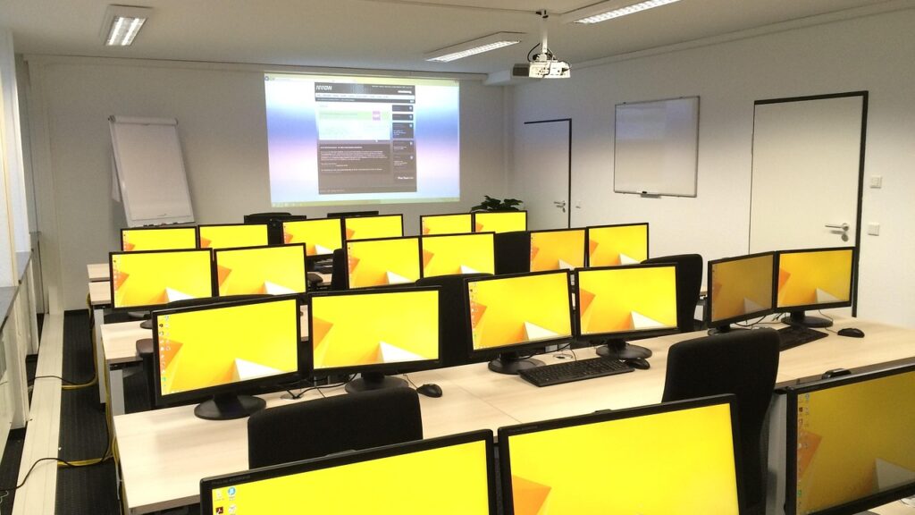 Srednji kurs dinara prema evru iznosi 117,39 dinara, dinar slabiji prema dolaru
