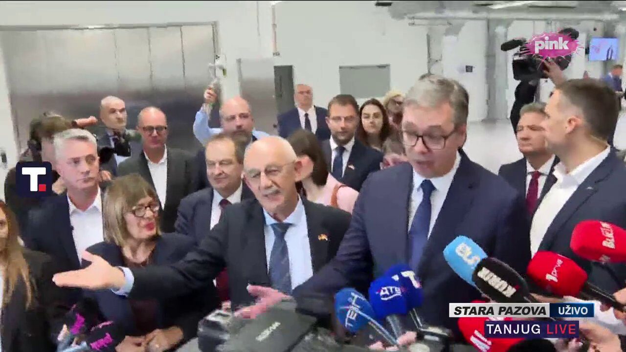 Aleksandar Vučić, stara pazova