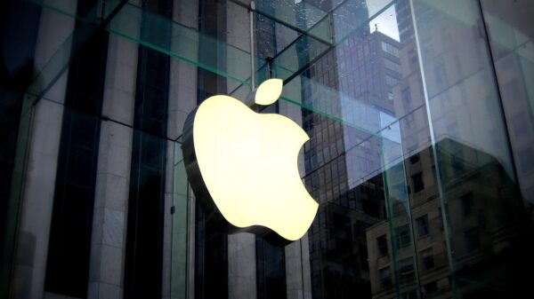 Apple otvorio 350 prodavnica uz Johnsonovo vođstvo, ključna lekcija iz saradnje sa Jobsom – Apple maloprodaja