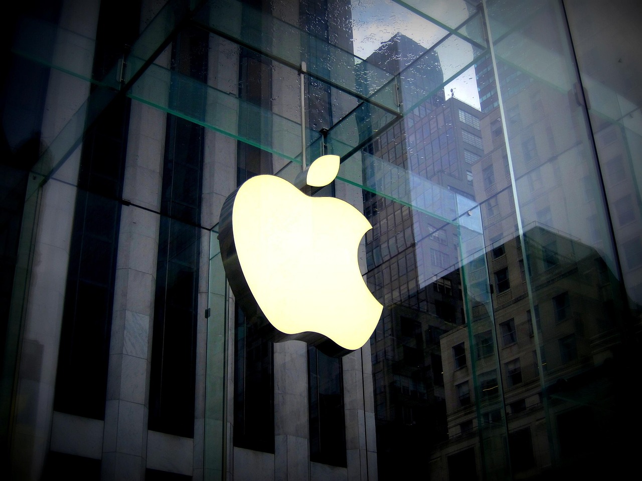 Apple otvorio 350 prodavnica uz Johnsonovo vođstvo, ključna lekcija iz saradnje sa Jobsom – Apple maloprodaja