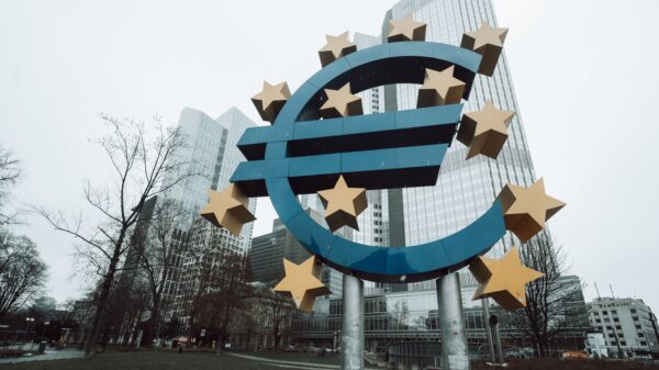 Francuska suočena sa izazovima javnog duga, ECB neće intervenisati sa novim merama