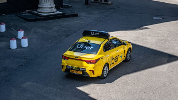Uber vozači u Južnoj Kaliforniji beleže pad zarade zbog visokih troškova goriva