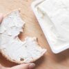 Arla Foods opozvao krem sir zbog sumnje na insekte u bademima iz mešavine – povlačenje krem sira