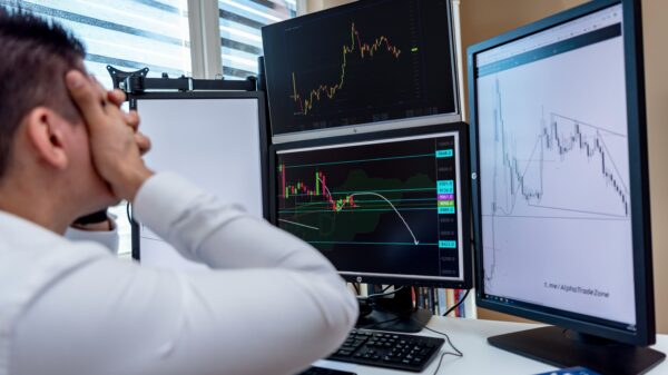 DAX indeks pao na 25.304 poena, evro oslabio na 117,14 dinara