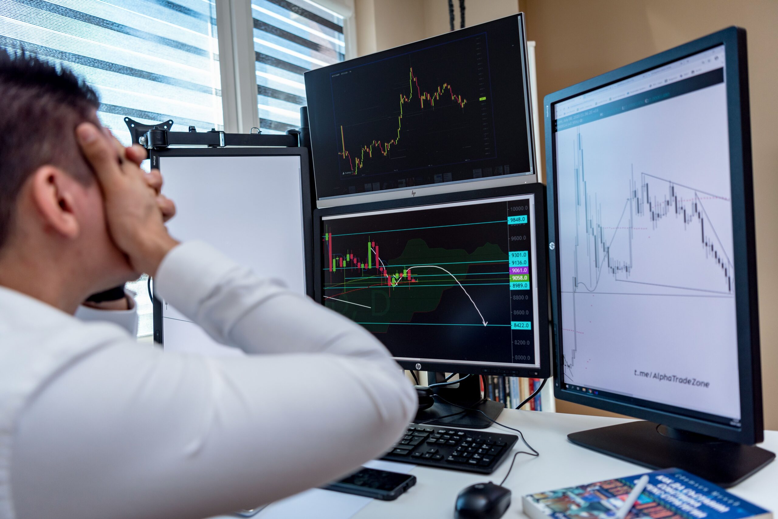 DAX indeks pao na 25.304 poena, evro oslabio na 117,14 dinara